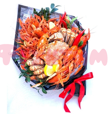 Морской букет с крабом и миксом крупных и средних раков