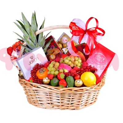 Подарочная корзина с продуктами для женщины